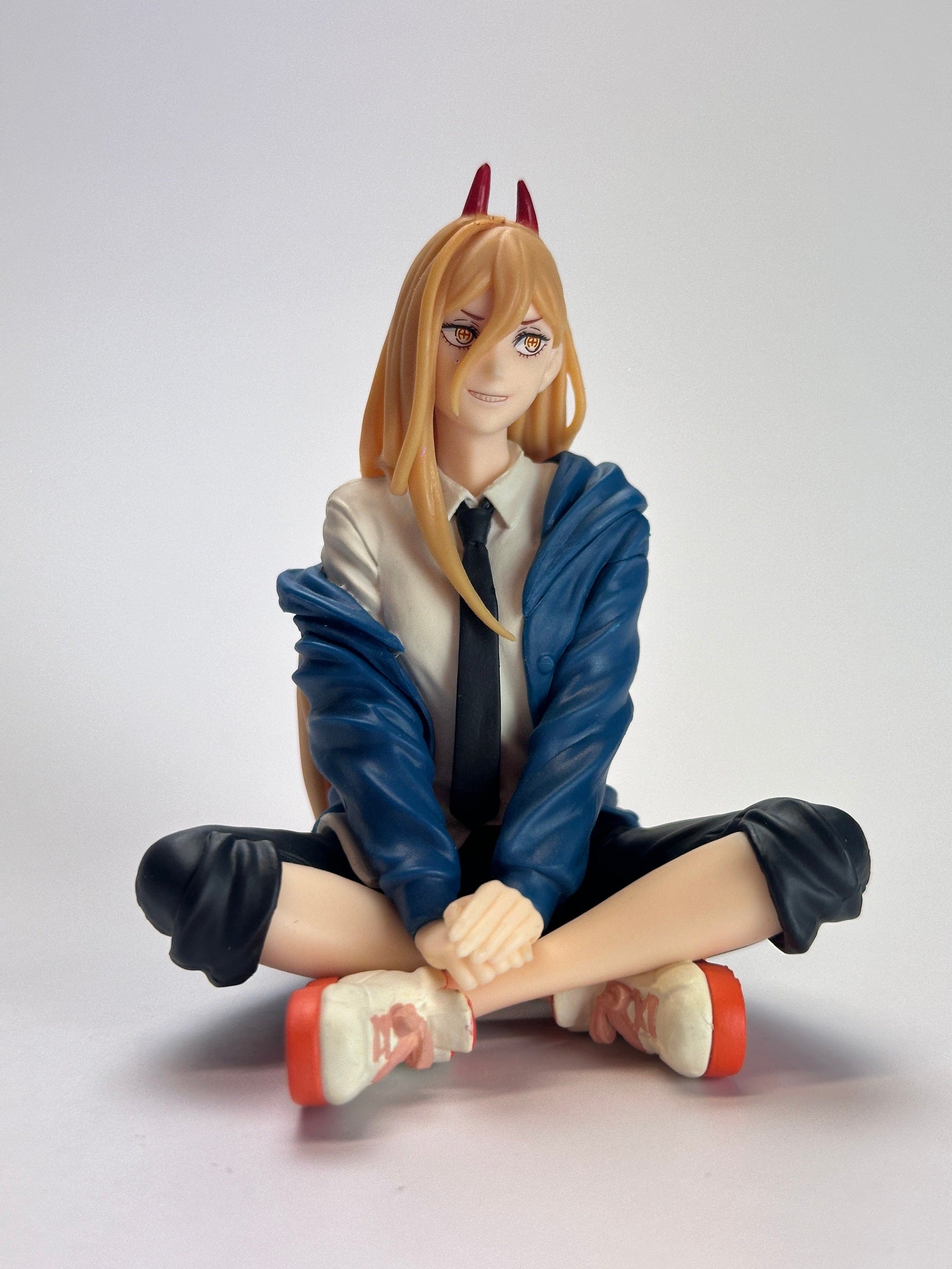 CHAINSAW MAN FIGURA POWER SENTADA SEGA MUY BUEN ESTADO