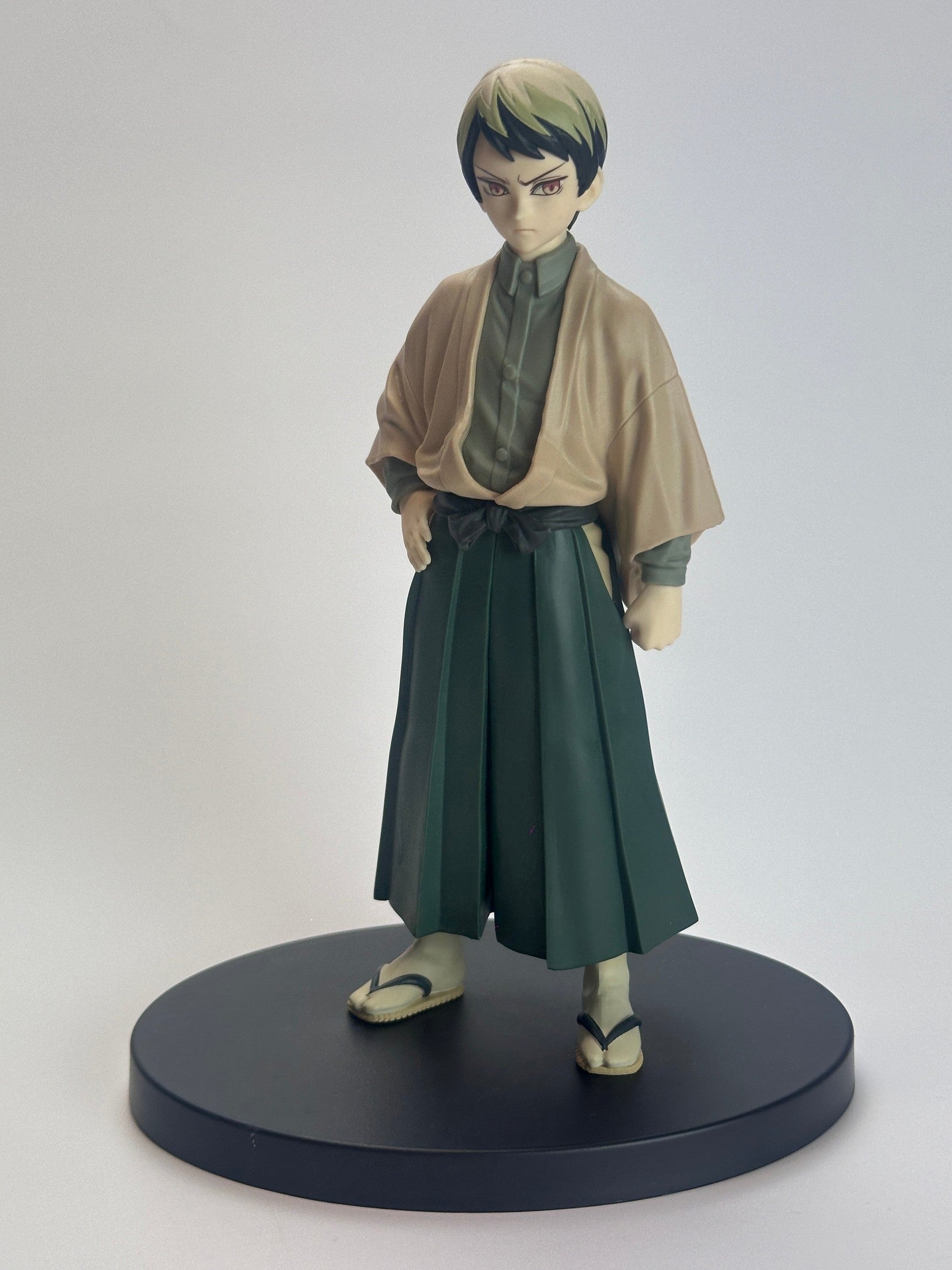 DEMON SLAYER FIGURA YUSHIRO VOL. 22 BANPRESTO VER. SEPIA MUY BUEN ESTADO