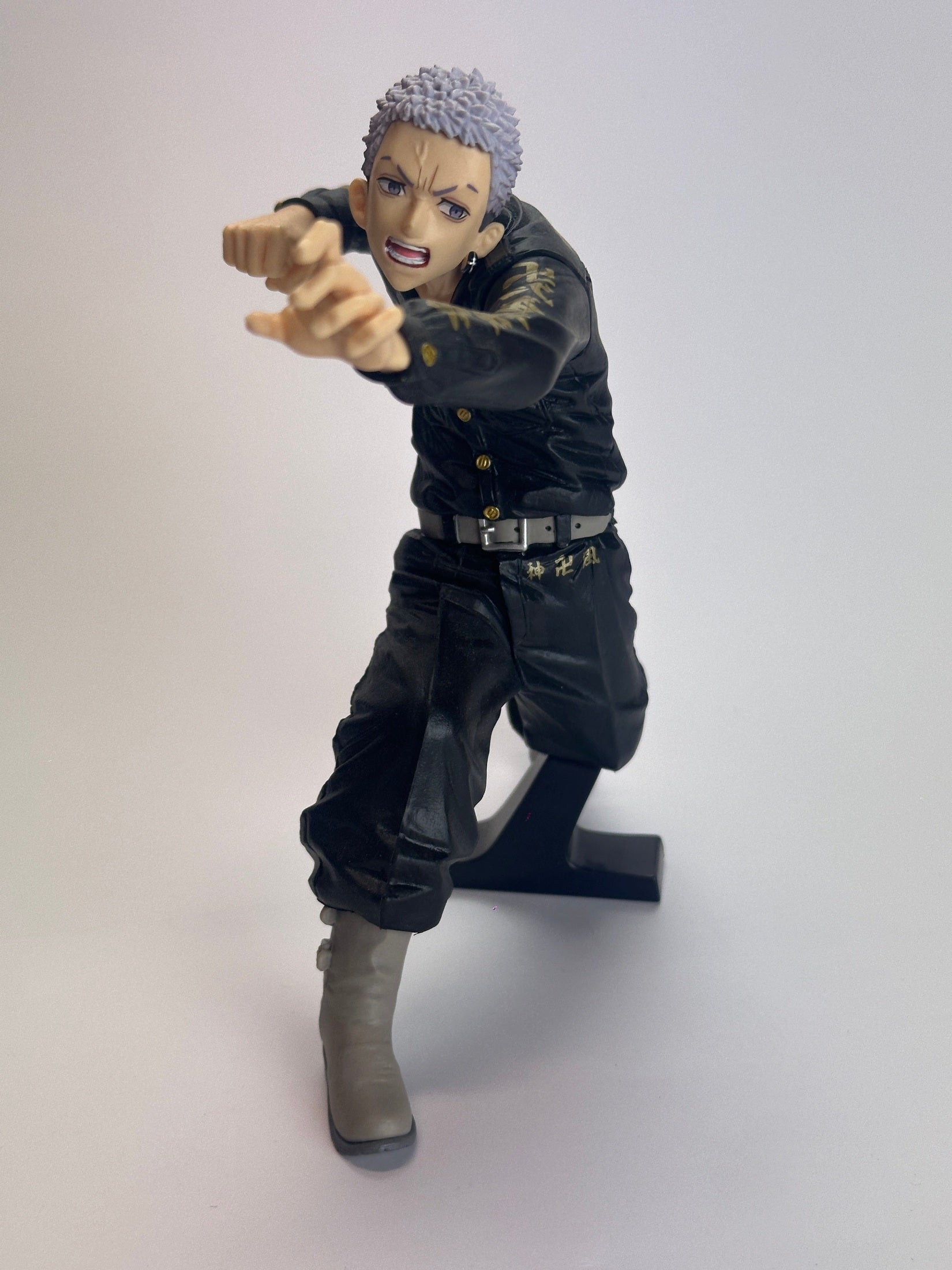 FIGURA TAKASHI MITSUYA TOKYO REVENGERS KING OF ARTIST MUY BUEN ESTADO