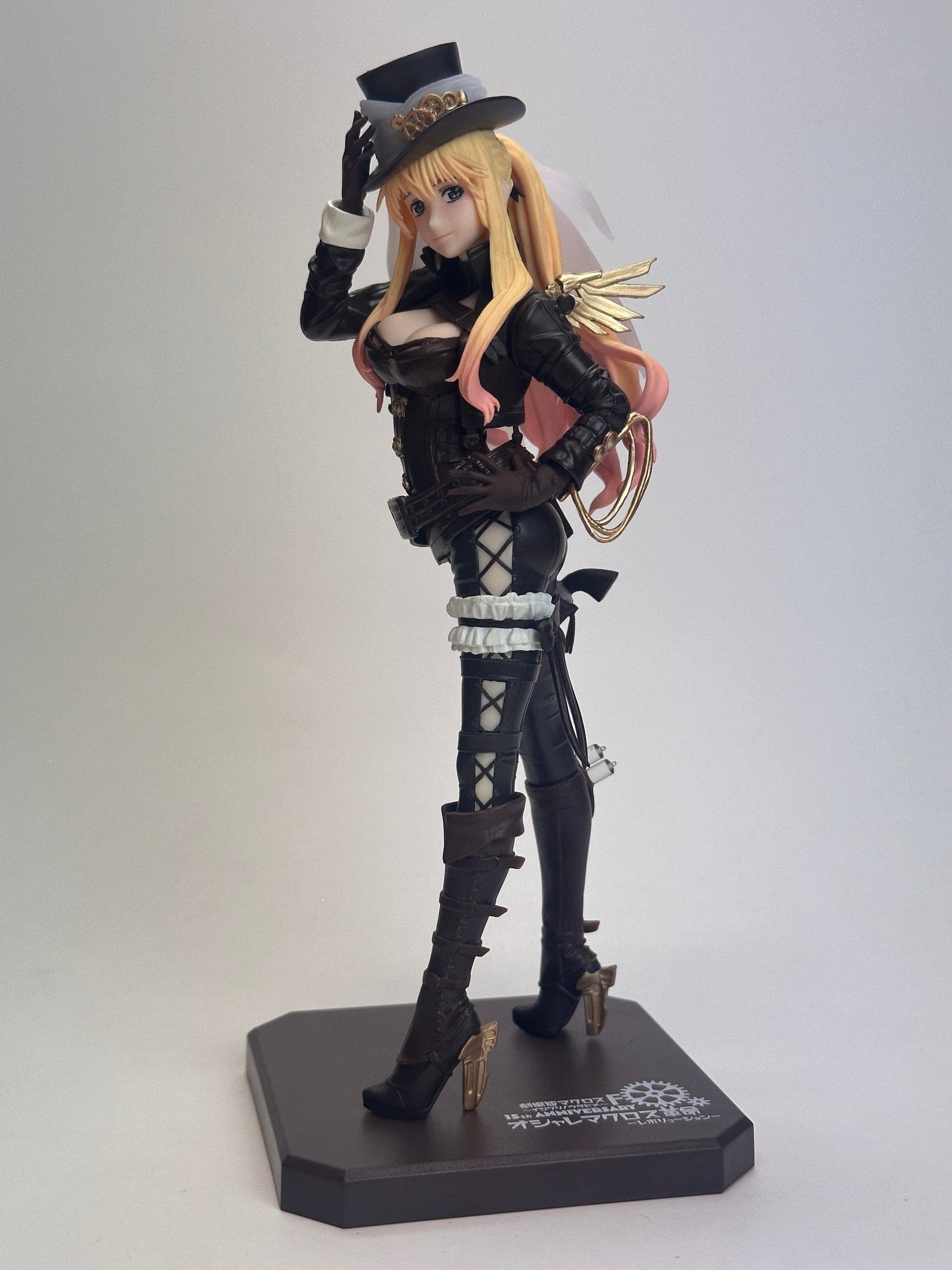 LABYRINTH OF TIME MACROSS FRONTIER FIGURA SHERYL NOME REVOLUTION VER. FIGURIZMA MUY BUEN ESTADO