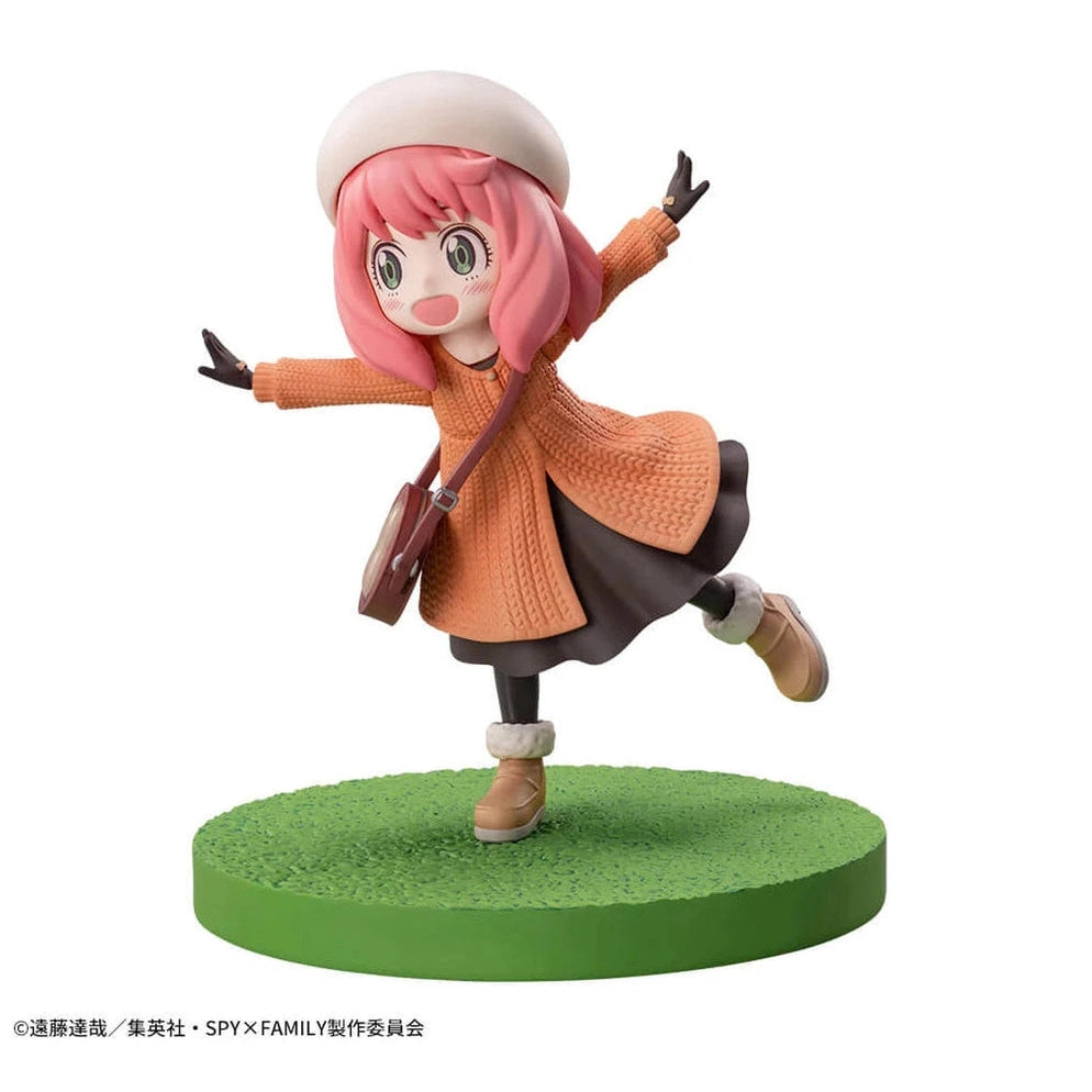 SPY X FAMILY FIGURA LUMINASTA ANYA FORGER FAMILY OOTING PRECINTADA PREVENTA 3-4 sem.